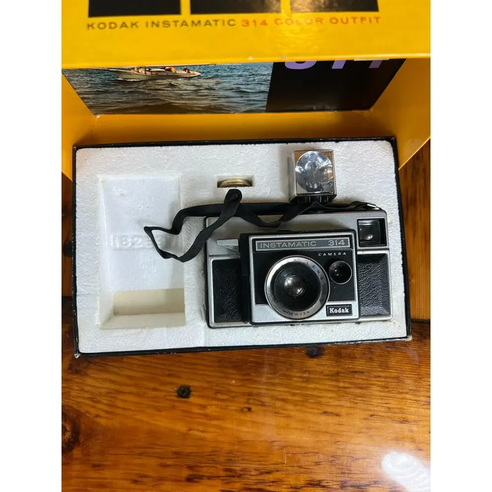 Vintage In Box Kodiak Instamax 314 Film Camera and manual - Picture 11 of 13